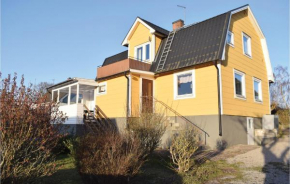 Three-Bedroom Holiday Home in Degerhamn